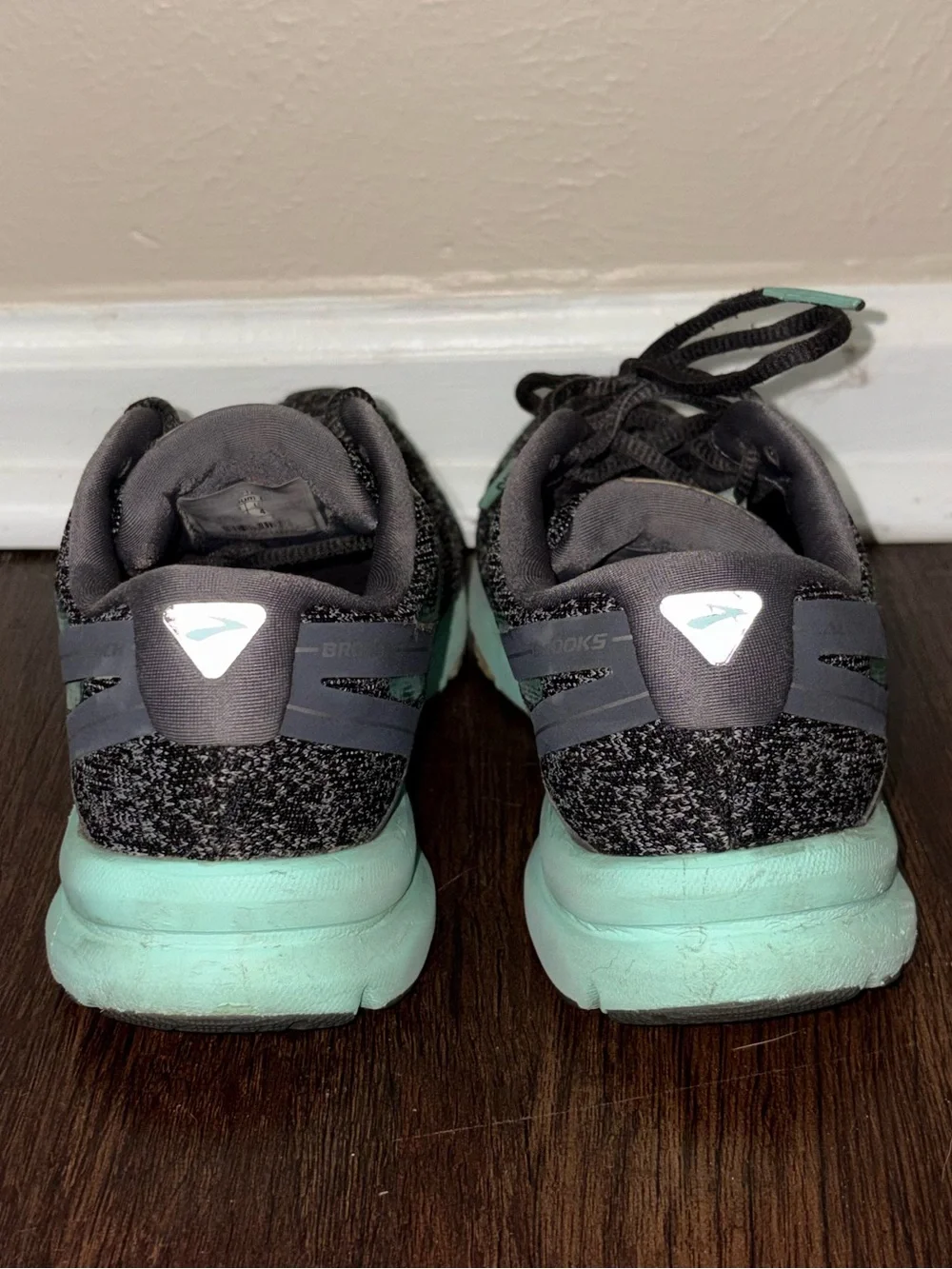 Brooks Launch 4 Womens Running Shoes